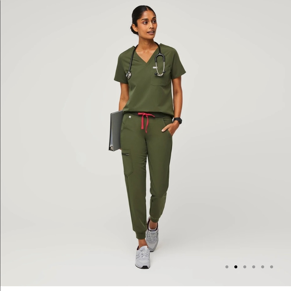 NWT Figs Dark Olive Scrubs Set Caterina / Zamora SMALL